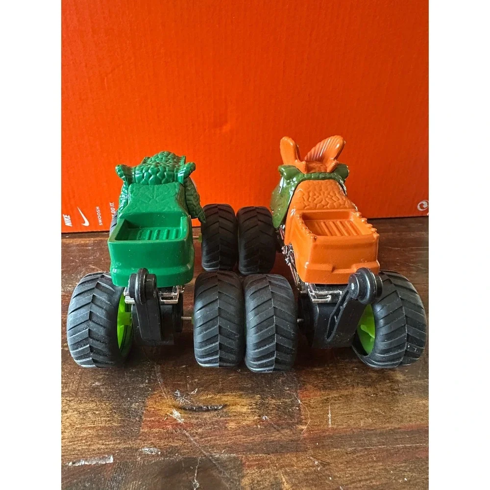 Monster Truck Dino Toy Lot‎ of 3 T-Rex Spinosaurus Triceratops One Rev Up